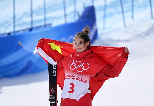 九游体育官方网站-包含谷爱凌自由式滑雪再夺金，冬奥会双冠王的词条
