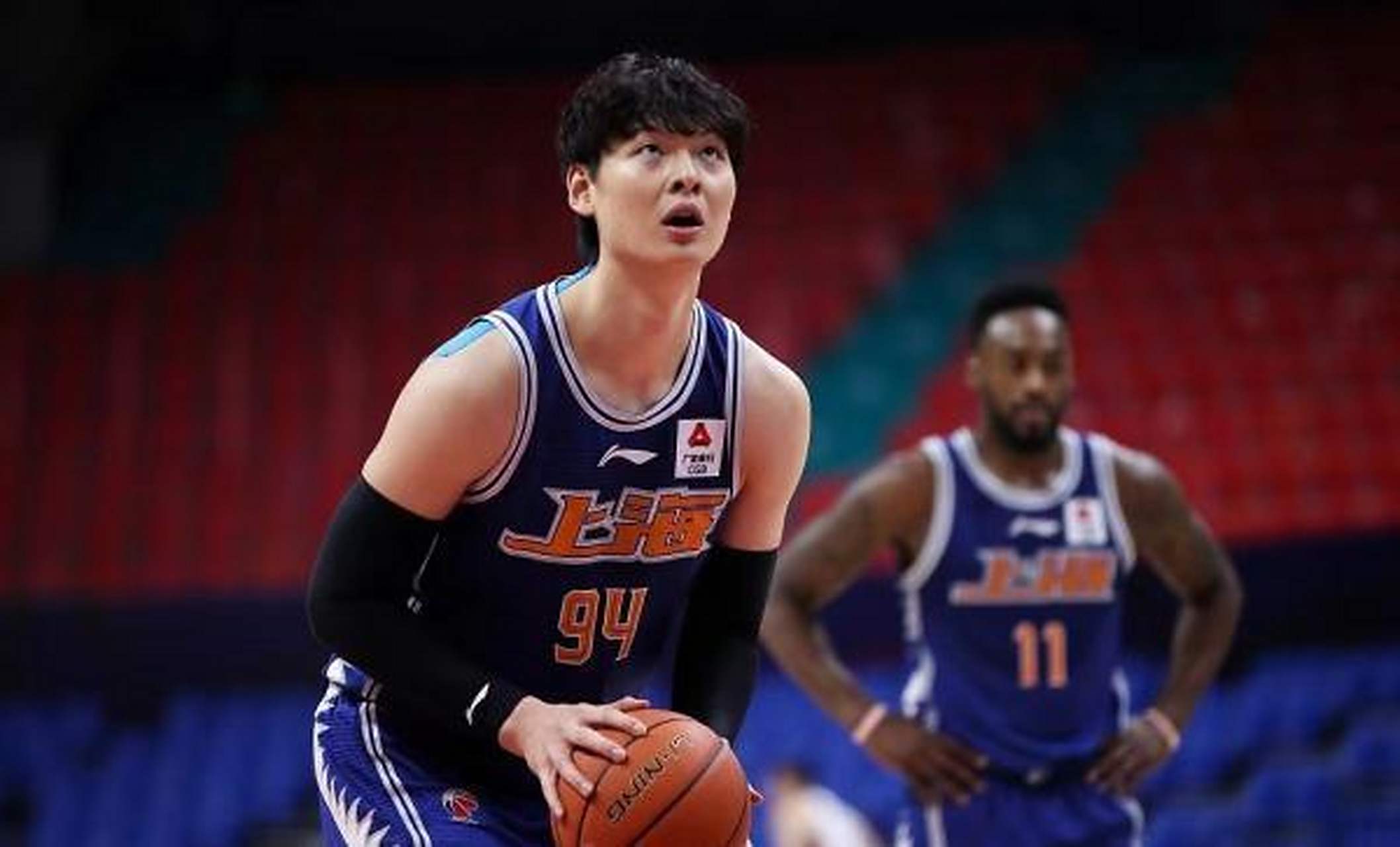 包含王哲林状态下滑,上海男篮如何调整战术?的词条 包含王哲林状态下滑,上海男篮如何调整战术?的词条