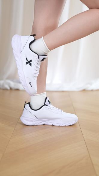 欧洲杯九游体育-智能运动装备展：能纠正动作的AI跑鞋面世的简单介绍