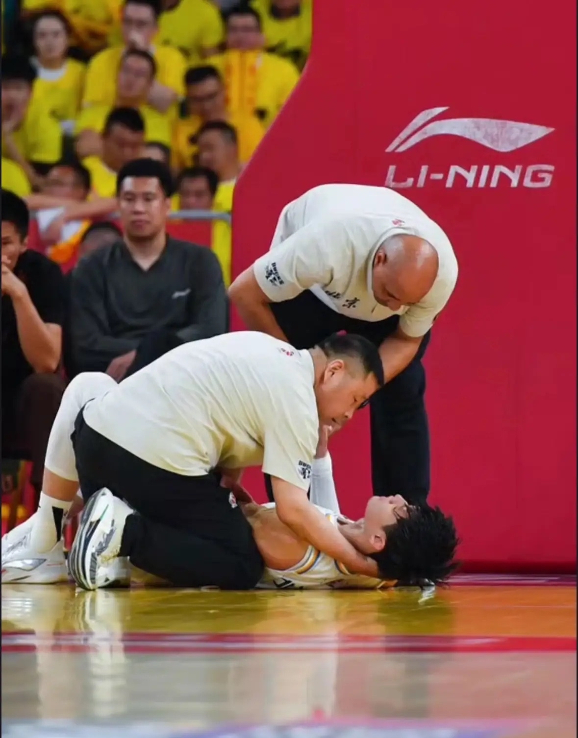 篮球暴力事件:球场打架屡禁不止的简单介绍 篮球暴力事件:球场打架屡禁不止的简单介绍