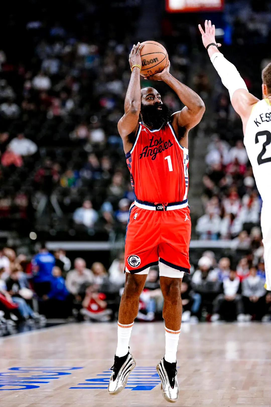 九游体育官方网站-哈登单场20助攻，76人进攻火力全开的简单介绍