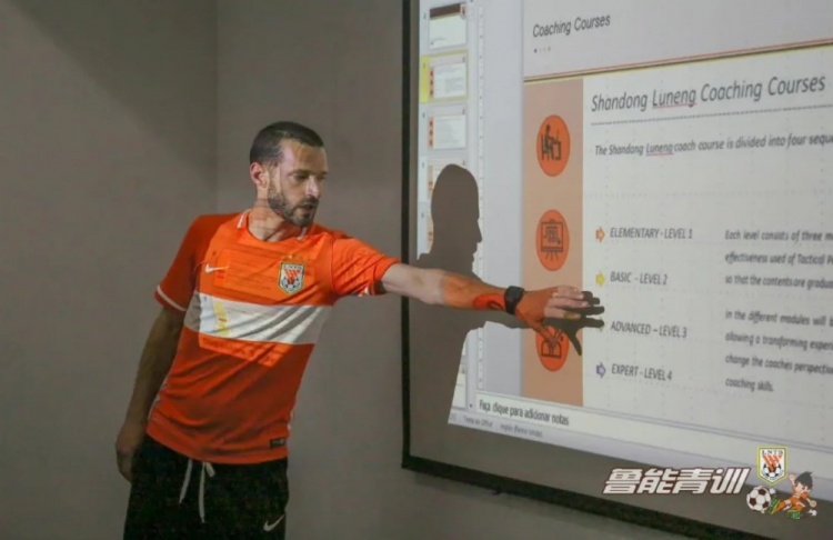 中国篮球青训外教:欧洲教练带来新理念 中国篮球青训外教:欧洲教练带来新理念