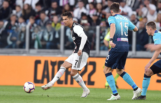 关于三中卫体系:现代足球的新趋势?的信息 关于三中卫体系:现代足球的新趋势?的信息