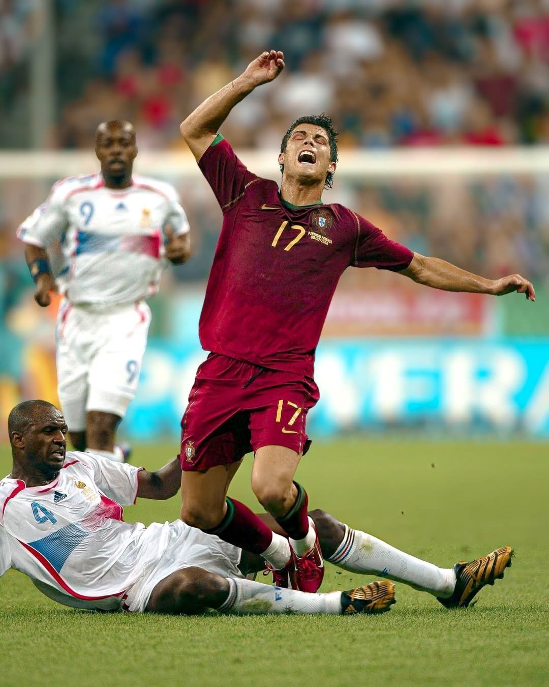 包含齐达内头撞马特拉齐：世界杯决赛的离奇红牌的词条